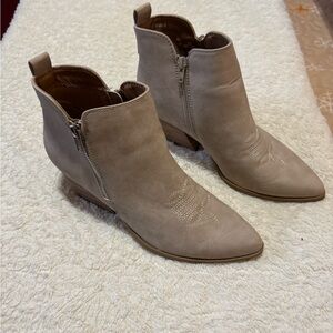 DV by Dolce Vita Beige Ankle Boots